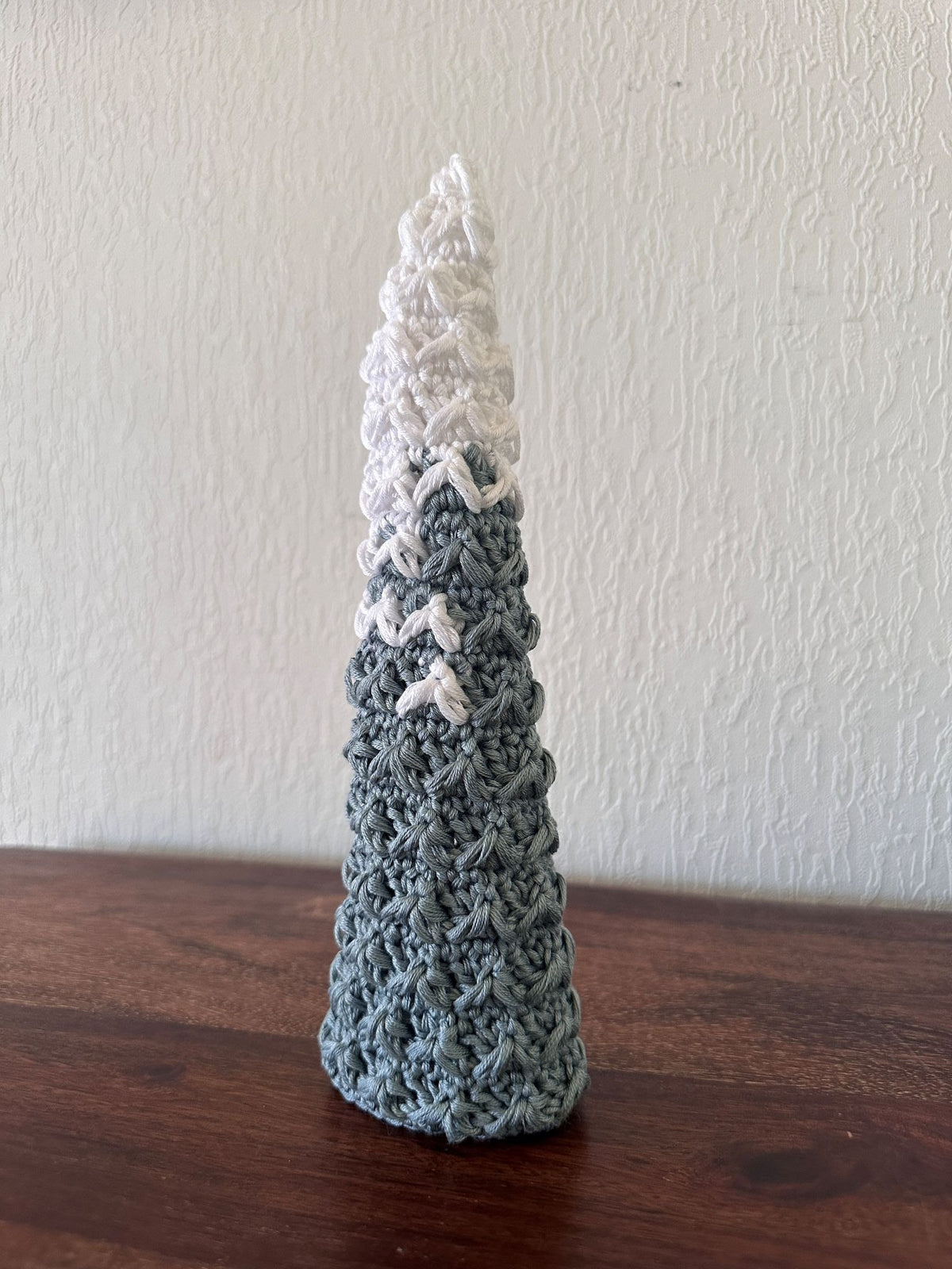 Juletrær med snø Heklerier