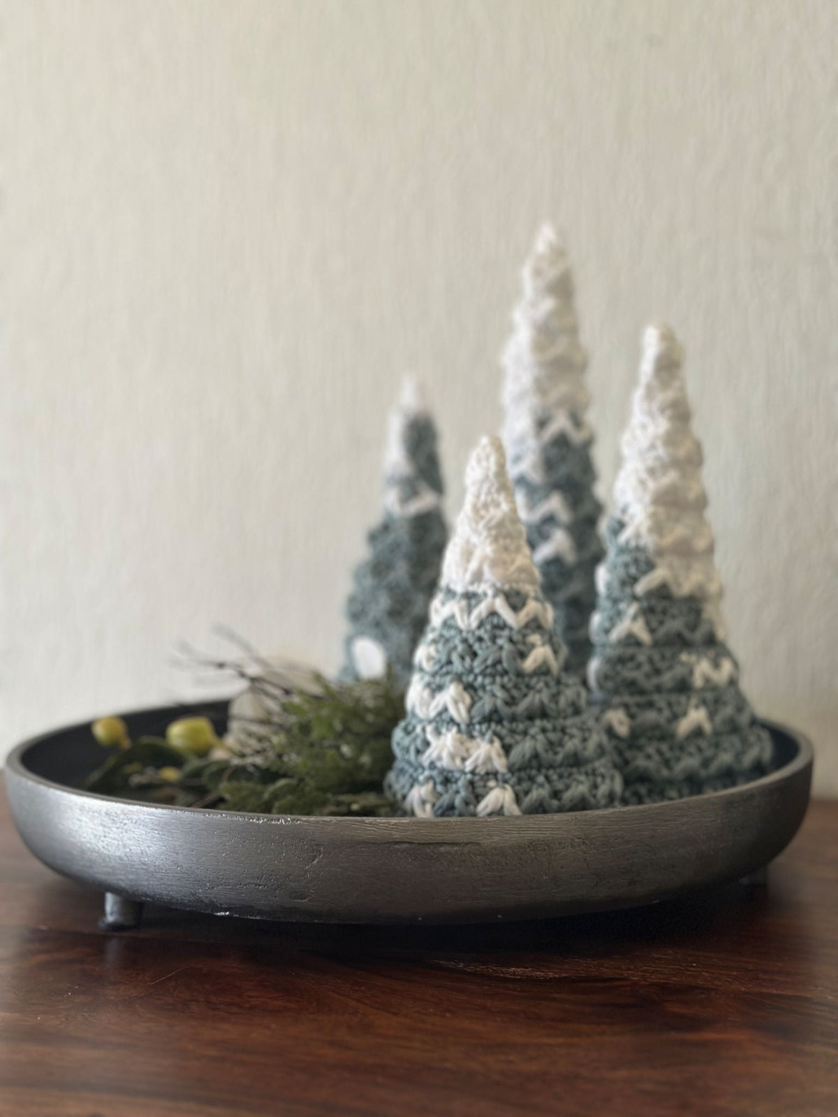 Juletrær med snø Heklerier