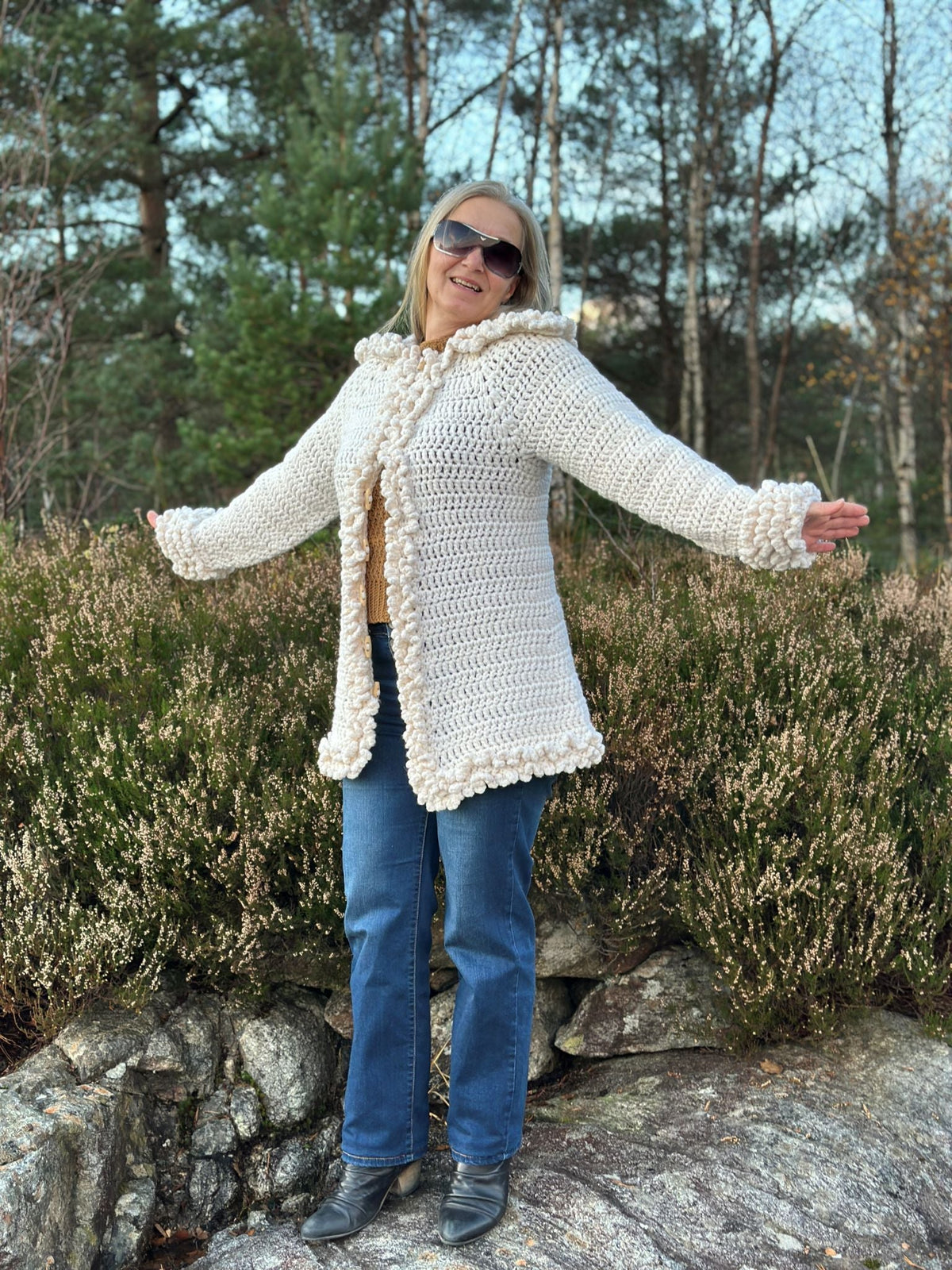 Myk Vinterdrøm - Heklet jakke i alpakka og ull Heklerier