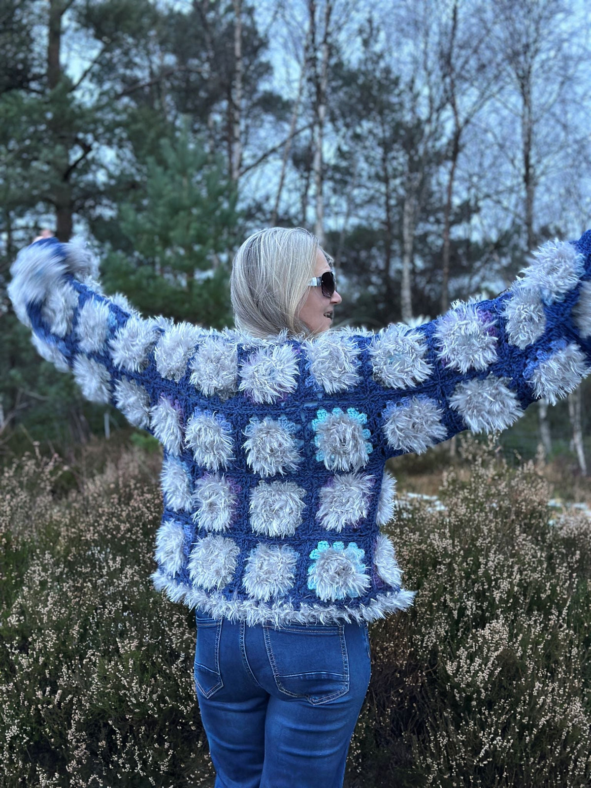 Arctic Boho Jakke – Heklet pelsjakke i bestemorruter Heklerier