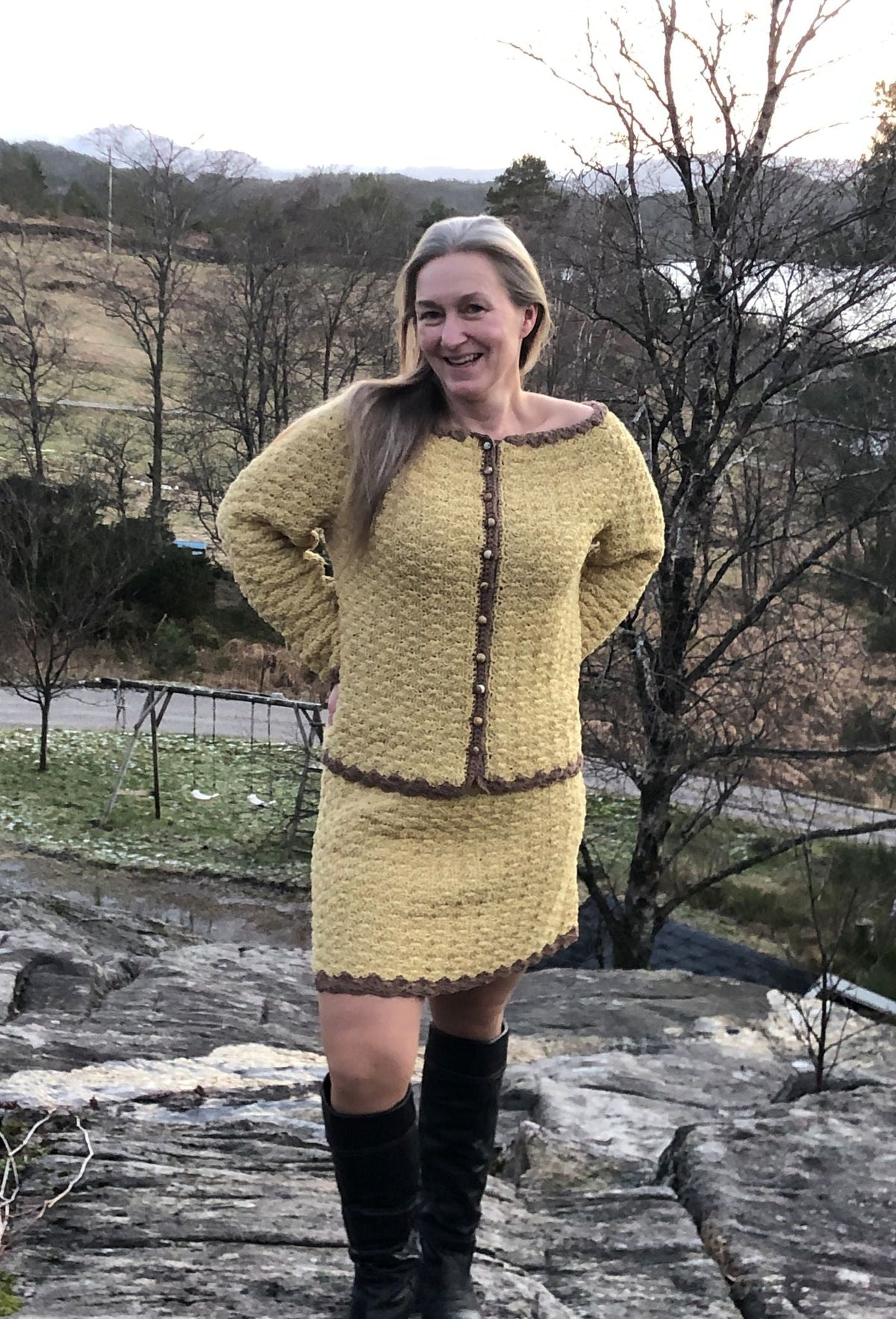 Golden Belle – Heklet drakt med vifter Heklerier