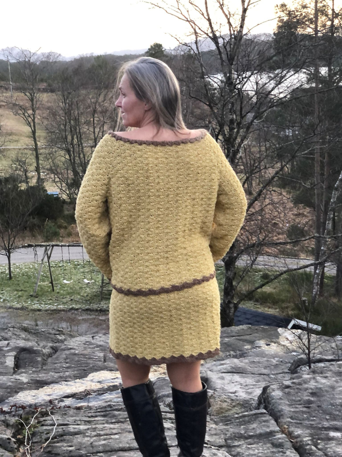 Golden Belle – Heklet drakt med vifter Heklerier