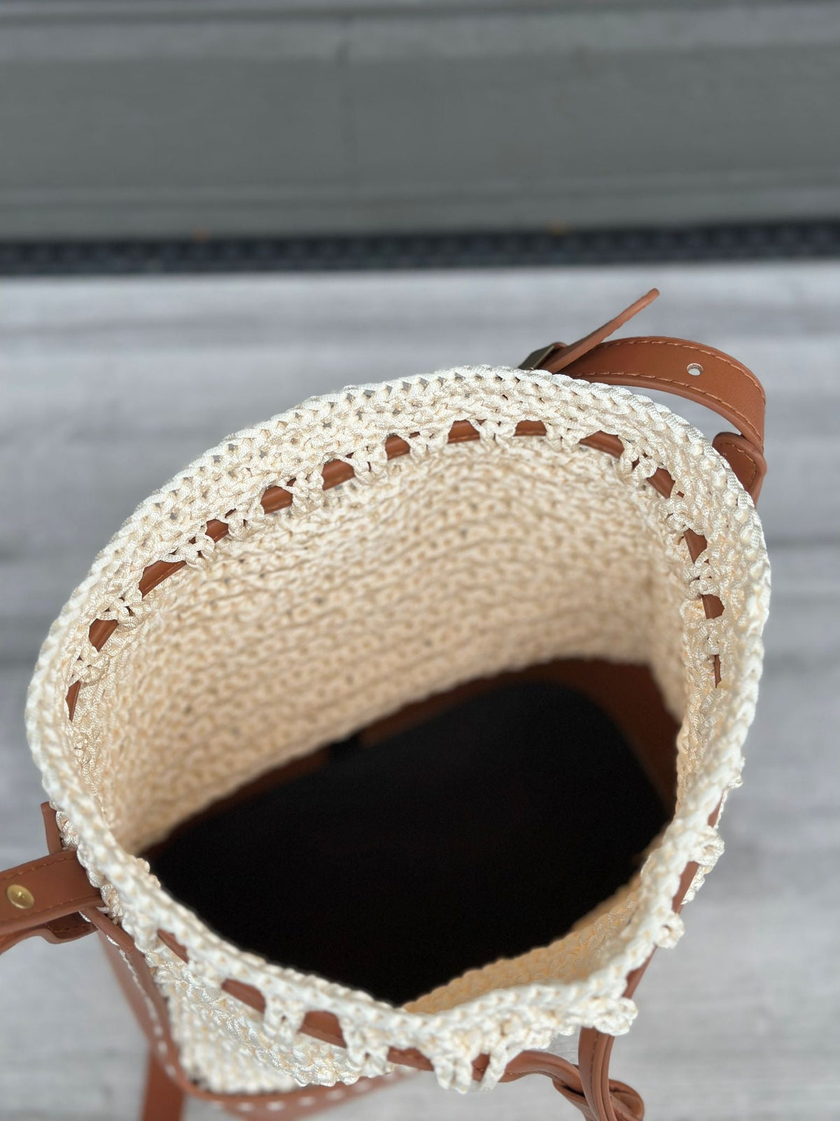 Kremfarget sekk Heklerier